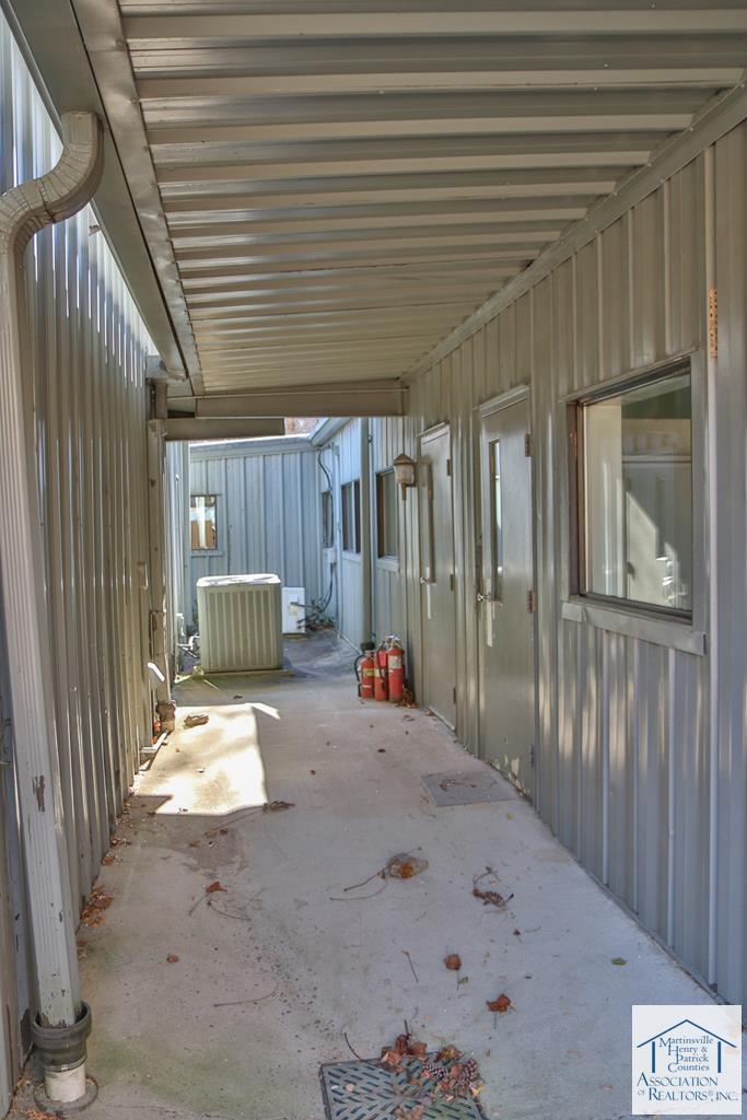 Breezeway that connects the two buildings