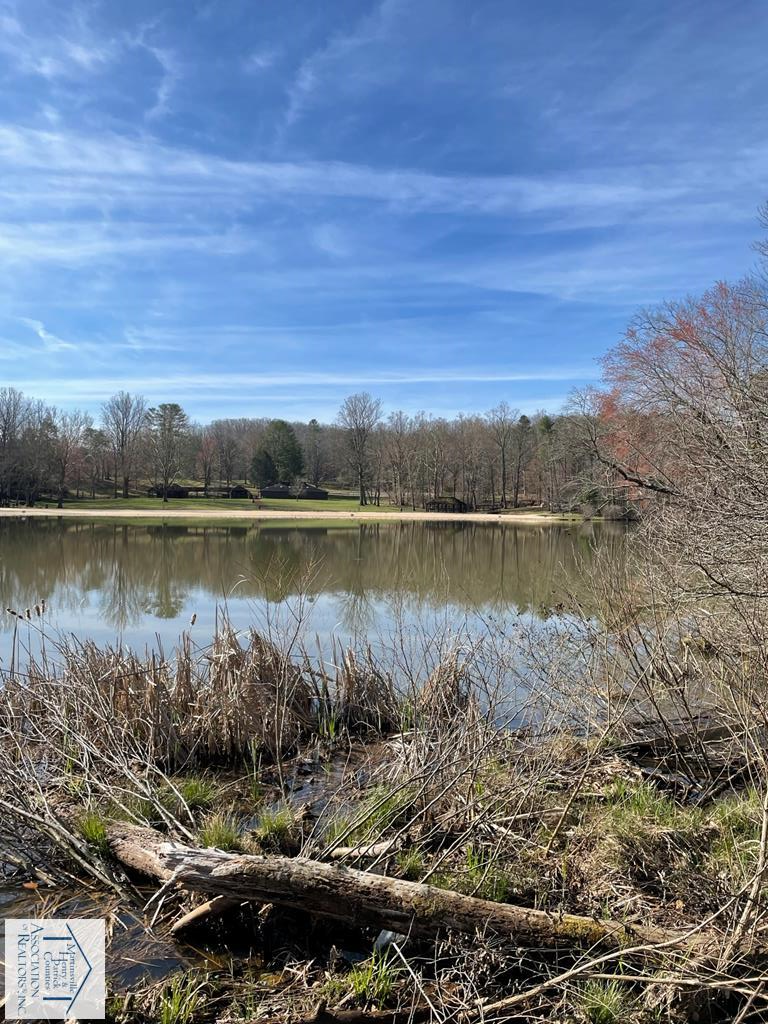 Lake at Fairystone showing the beach