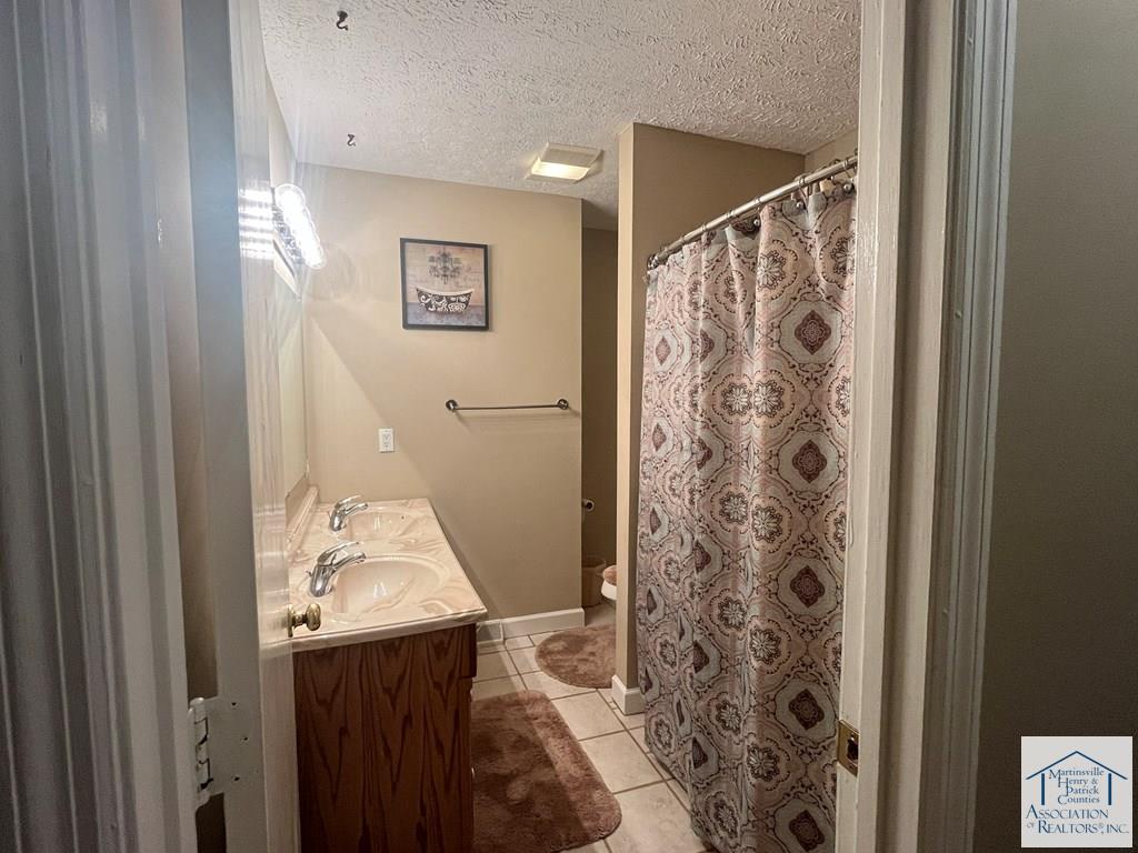 Upstairs Bathroom 