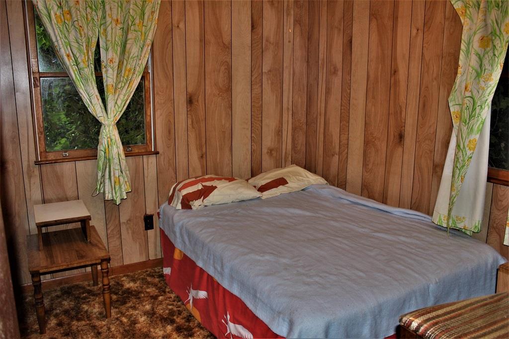 Small Cabin - Bedroom 1