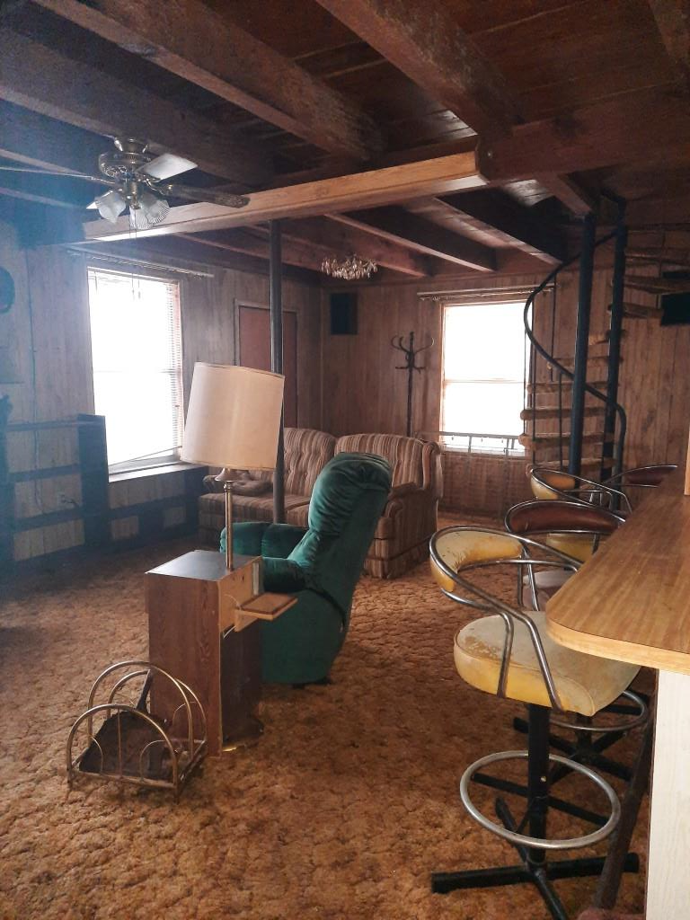 Big Cabin - Living Room