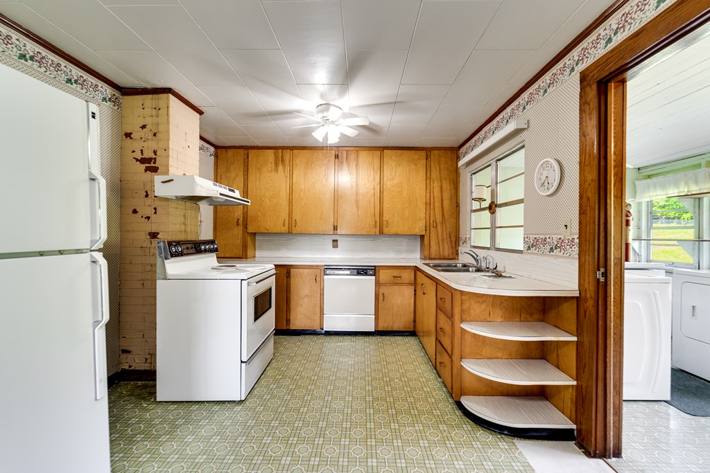 Kitchen, Door on RT to Laundry Room