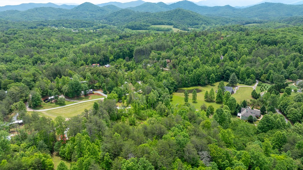 Beautiful Cowee Valley location