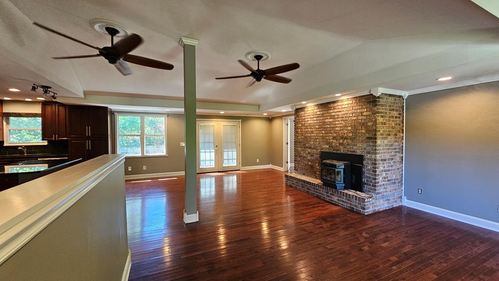 Living Room w/Brick Wood Burning Fireplace (insert