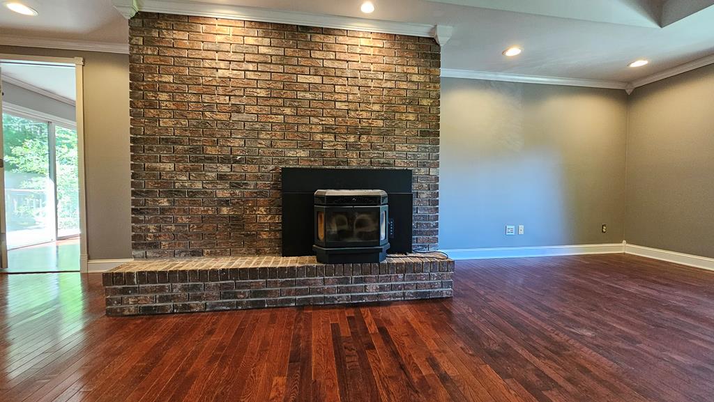 Living Room w/Brick Wood Burning Fireplace (insert