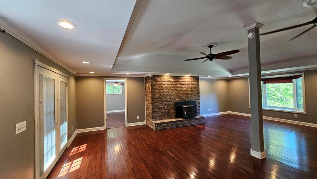 Living Room w/Brick Wood Burning Fireplace (insert