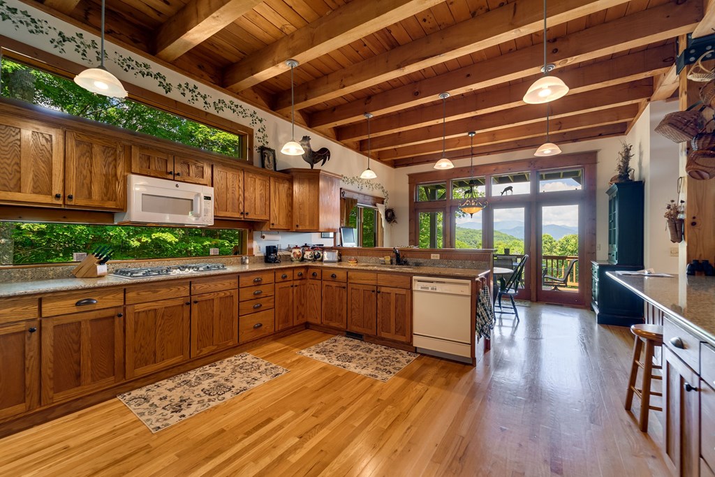 Large Kitchen with Gas Range