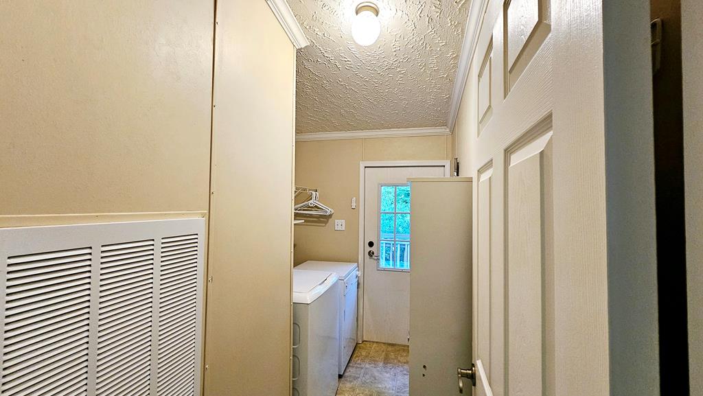 Laundry Room w/ deck access door