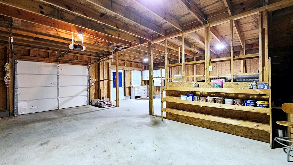 2 Story Garage/Powered/Huge