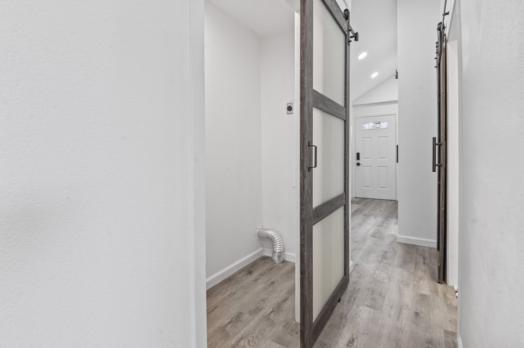 Hallway / laundry / pantry