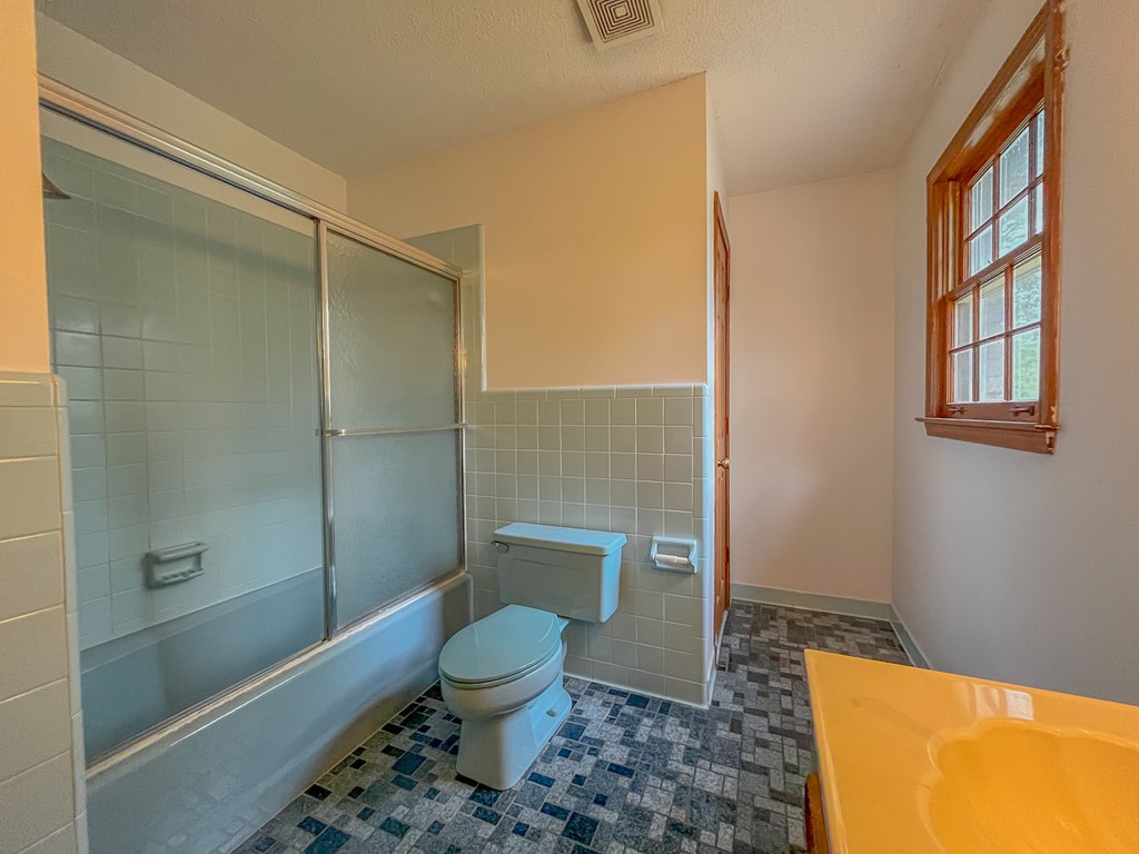 Guest Bath Upstairs