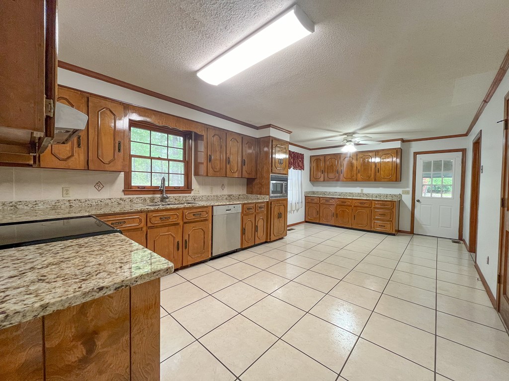 Spacious Kitchen