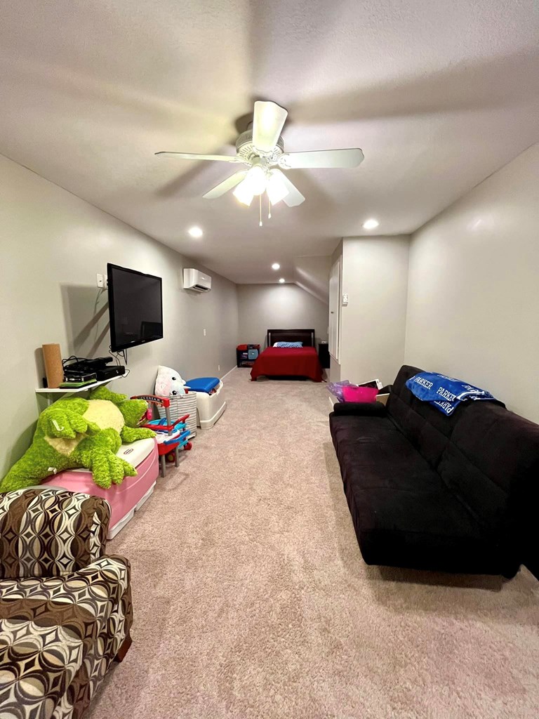 Bonus Room/Fourth Bedroom