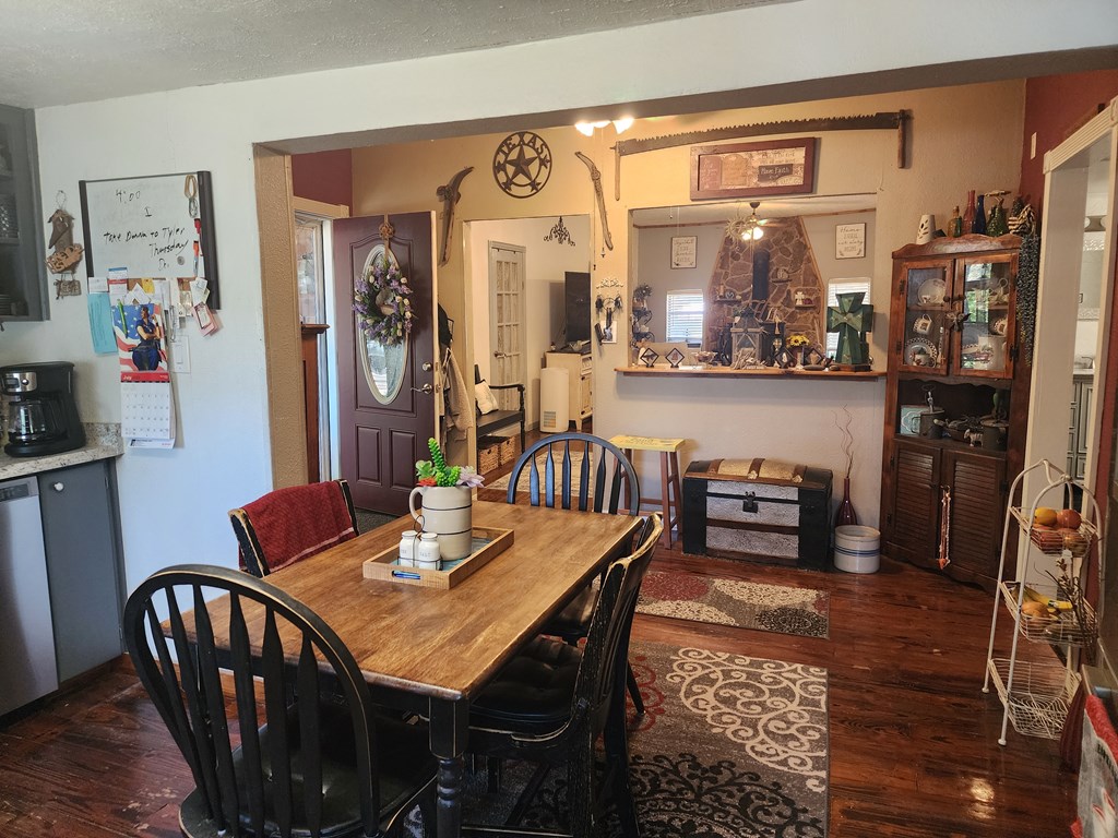 MH DINING TO LIVING ROOM