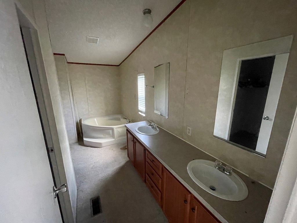 Master Bathroom, 2-sinks