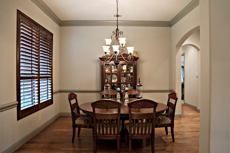 Breakfast Area, Kitchen & Living Room