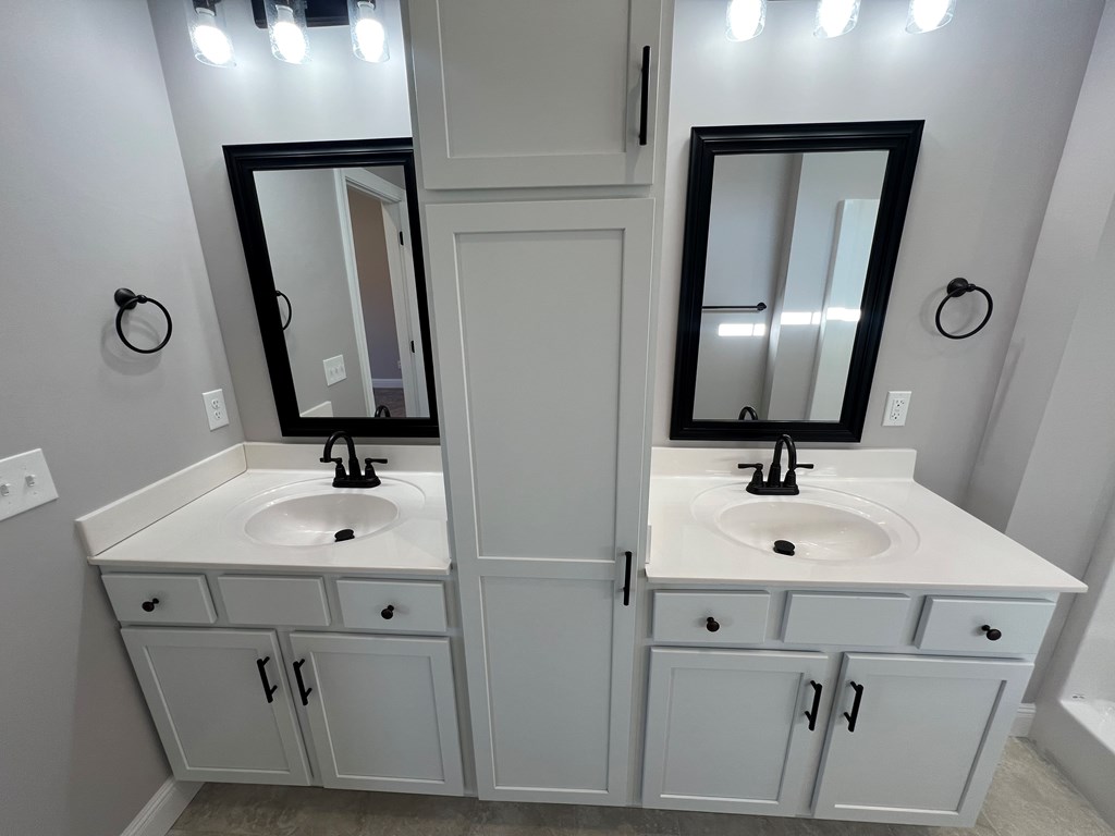 MAIN BATHROOM