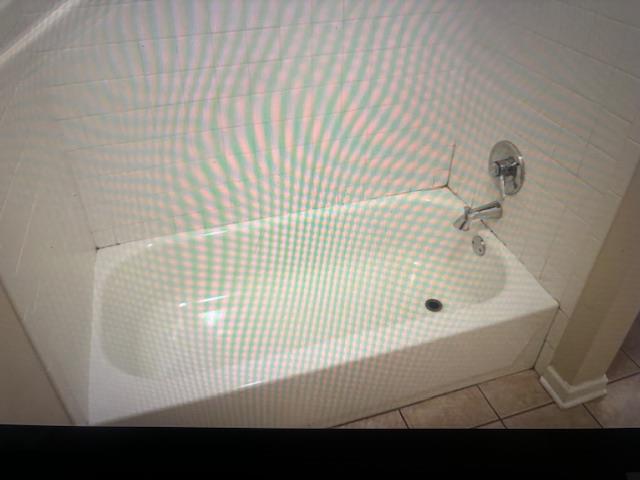 Hall bath tub