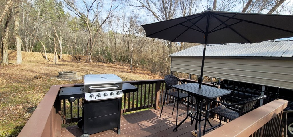 New deck with all new Grill and outdoor furniture