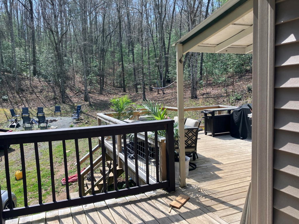 Entry porch/deck