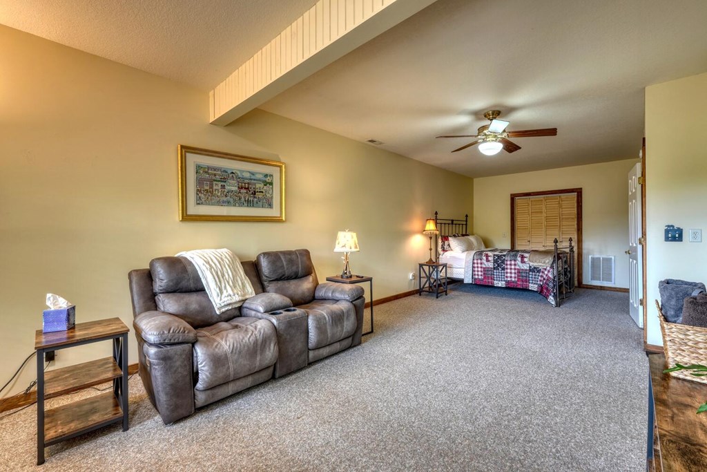 Sitting area in Bedroom 3