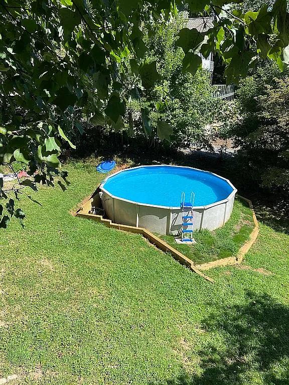 Above ground pool