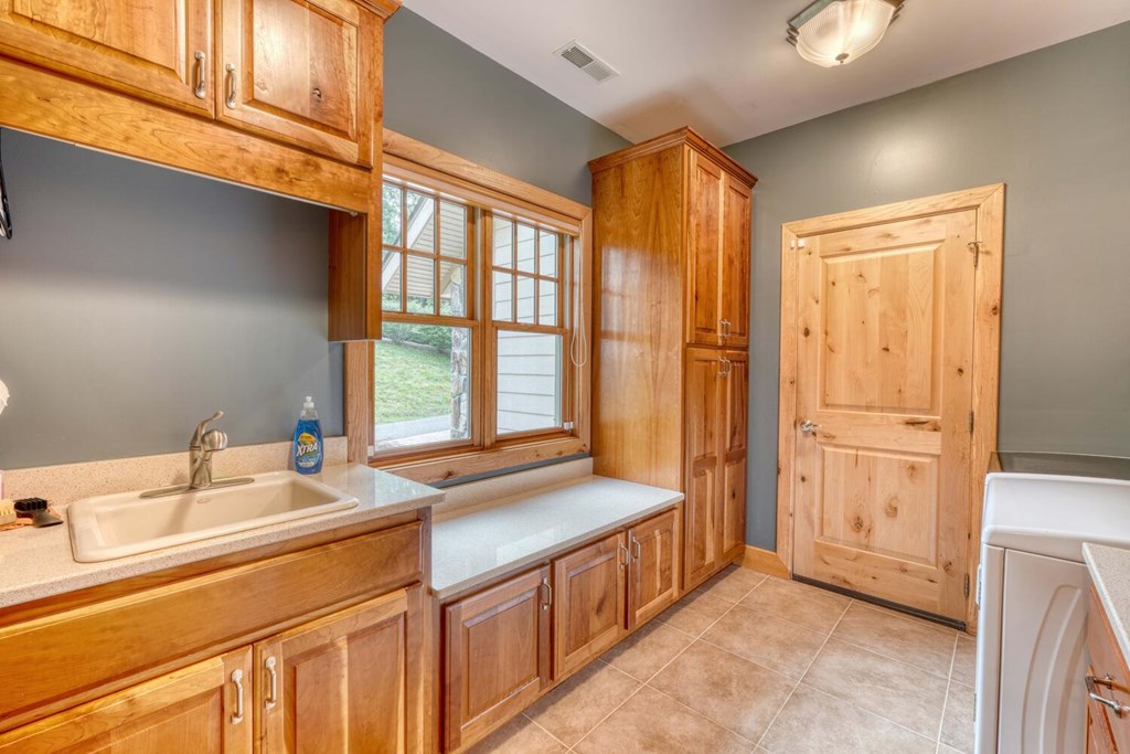 Laundry/Mudroom leads to Garage