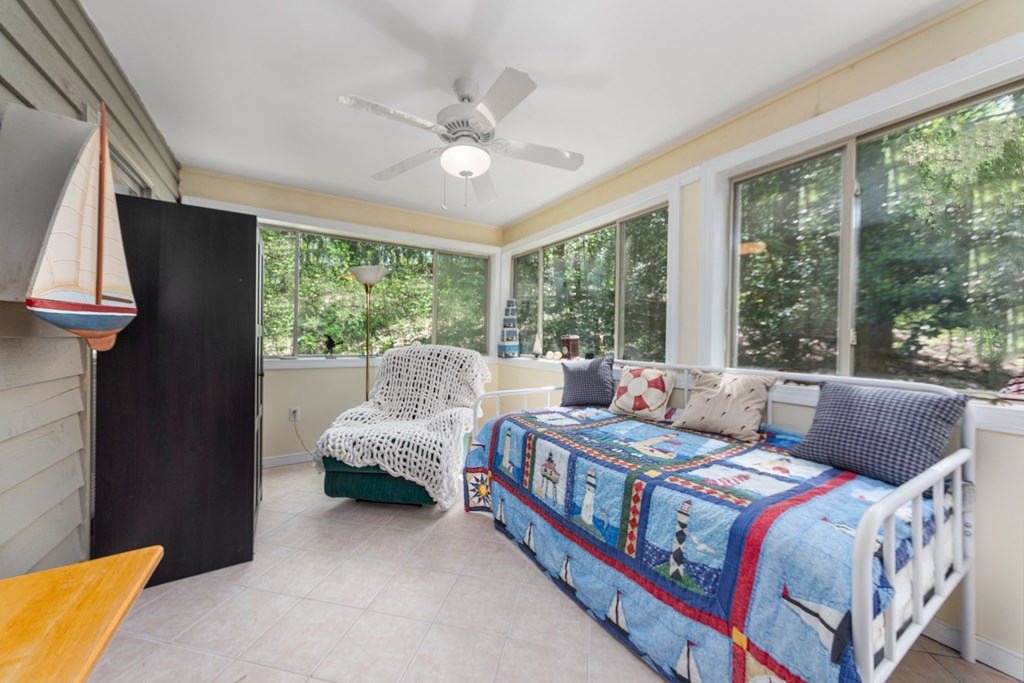 2nd bedroom/Sunroom