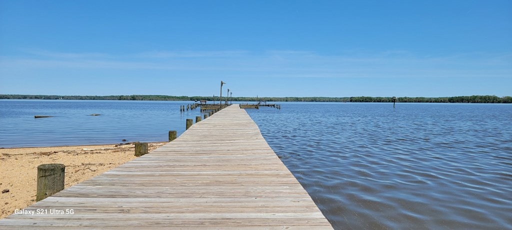 Community pier