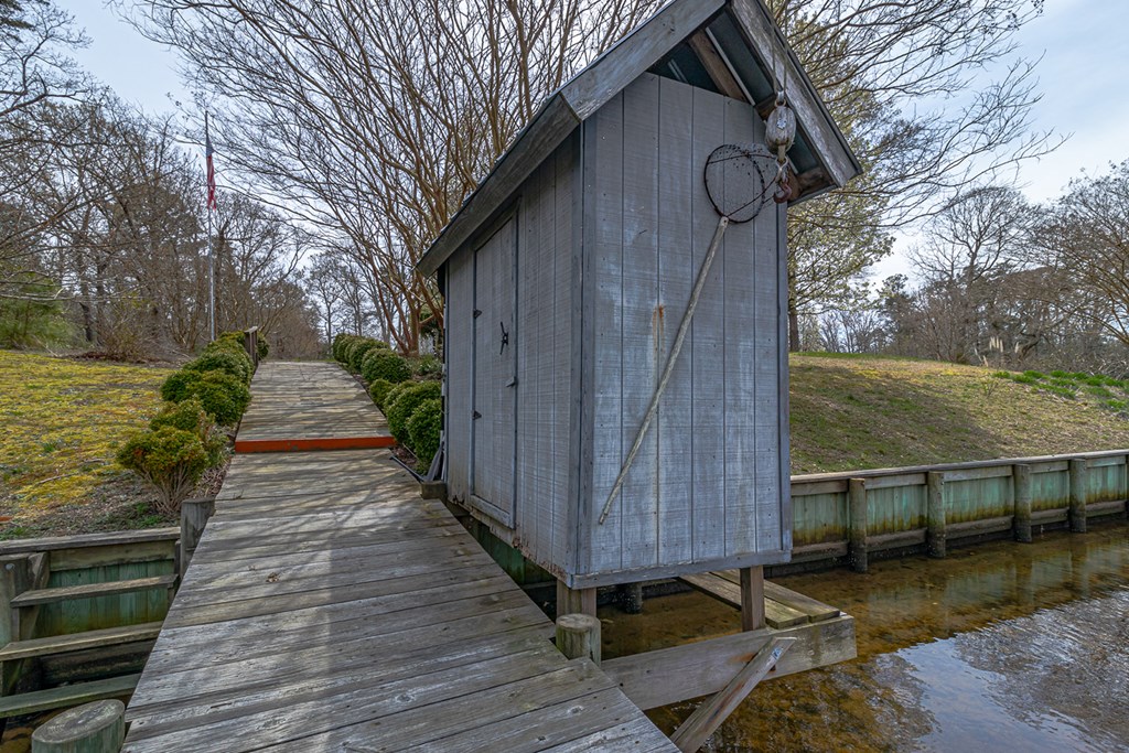 Dock Side Storage