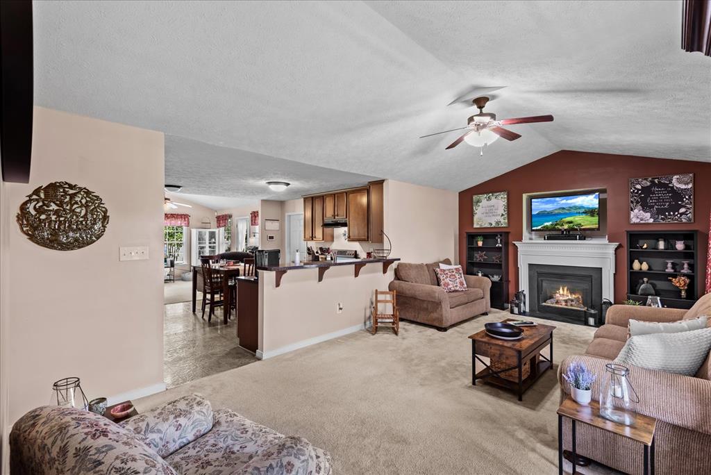 Kitchen/Living Room Combination