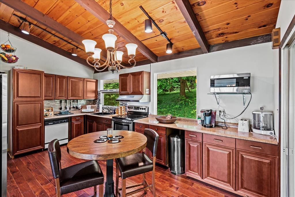 Tons of Kitchen Counter Space