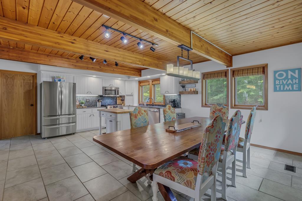 Kitchen/Dining Area