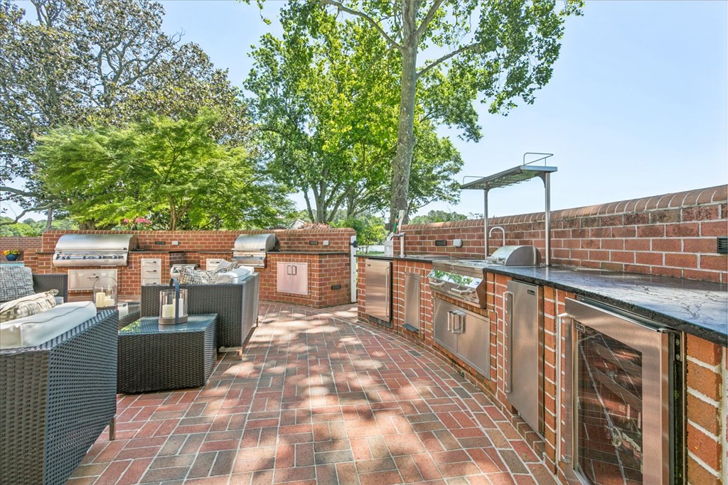 Outdoor Kitchen