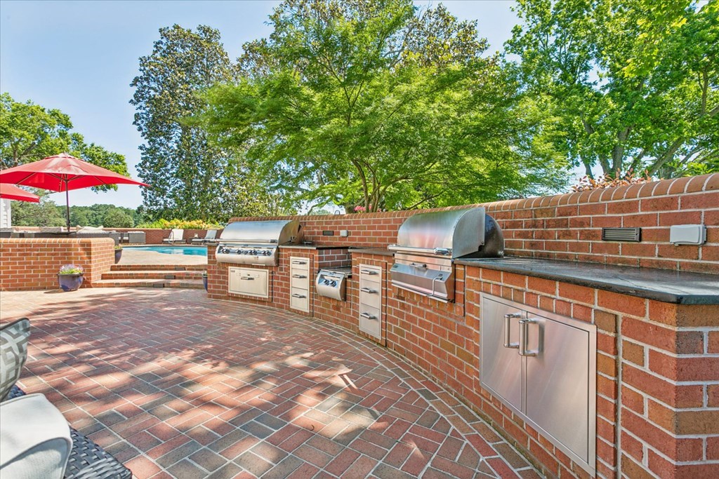 Outdoor Kitchen