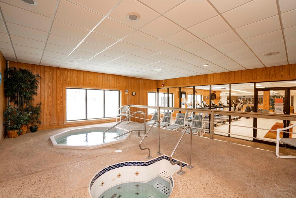 Gym Hot Tub & Cold Plunge