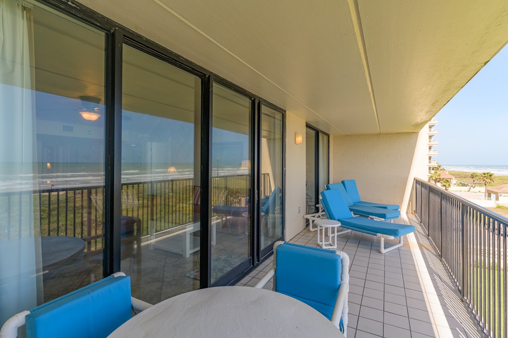 Large patio overlooking Gulf