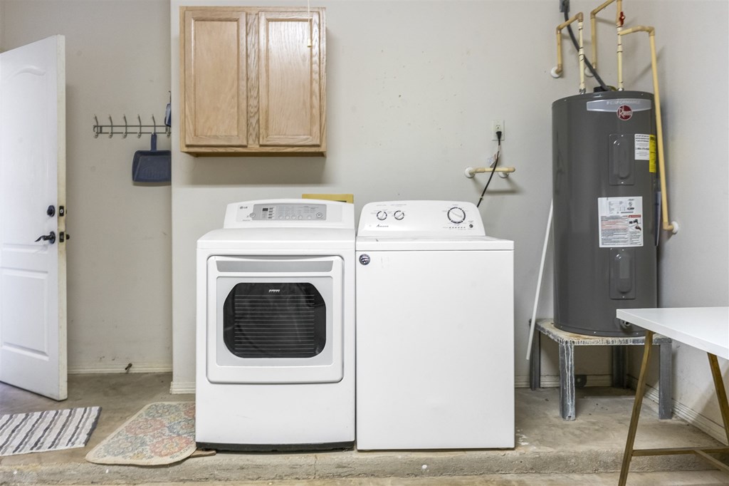 Washer & dryer included