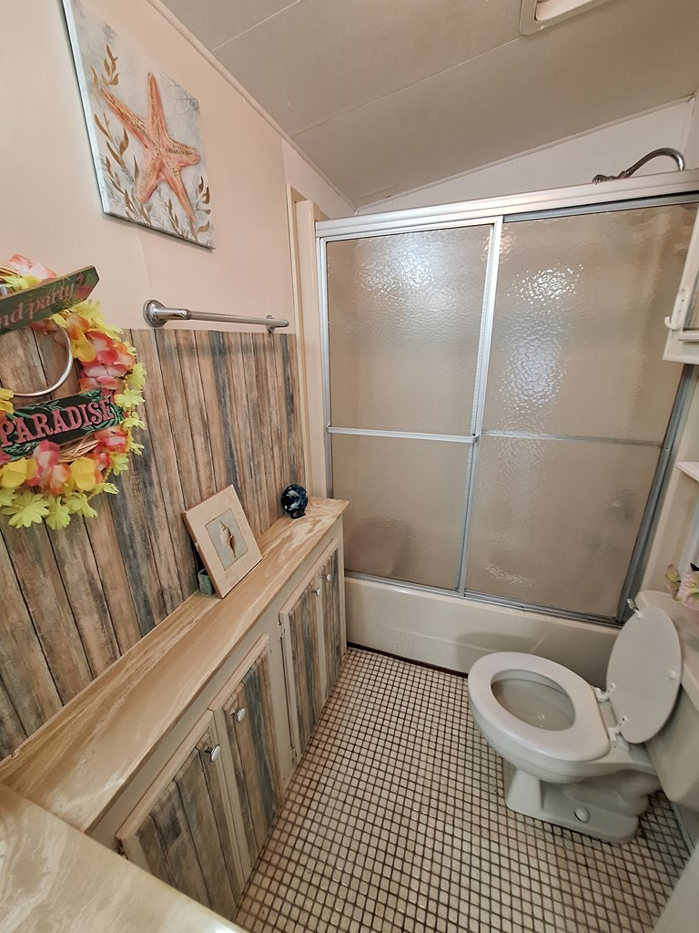 Main bathroom