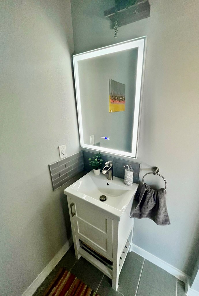 1/2 Bath Lighted/Heated Mirror