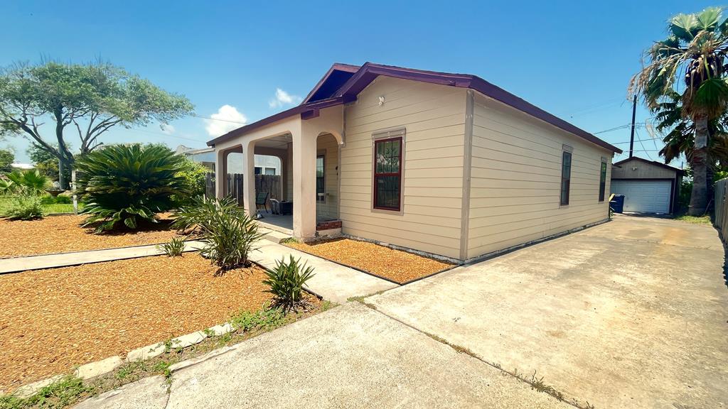 205 E JEFFERSON FRONTAGE - GARAGE 