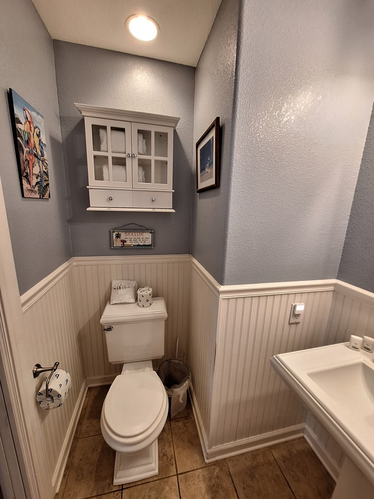 Guest toilet