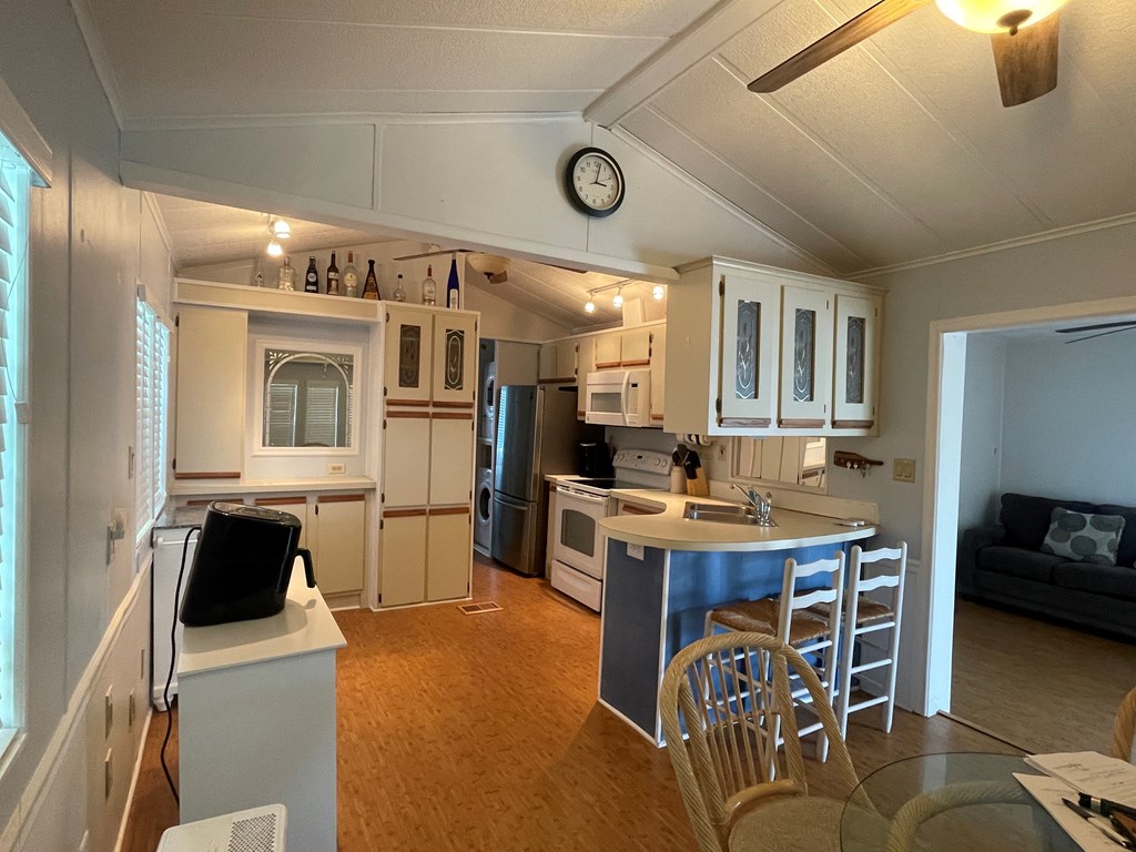 Looking towards the kitchen from dining 