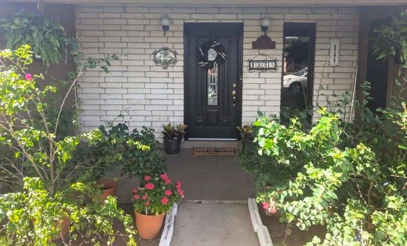 Front porch entry way