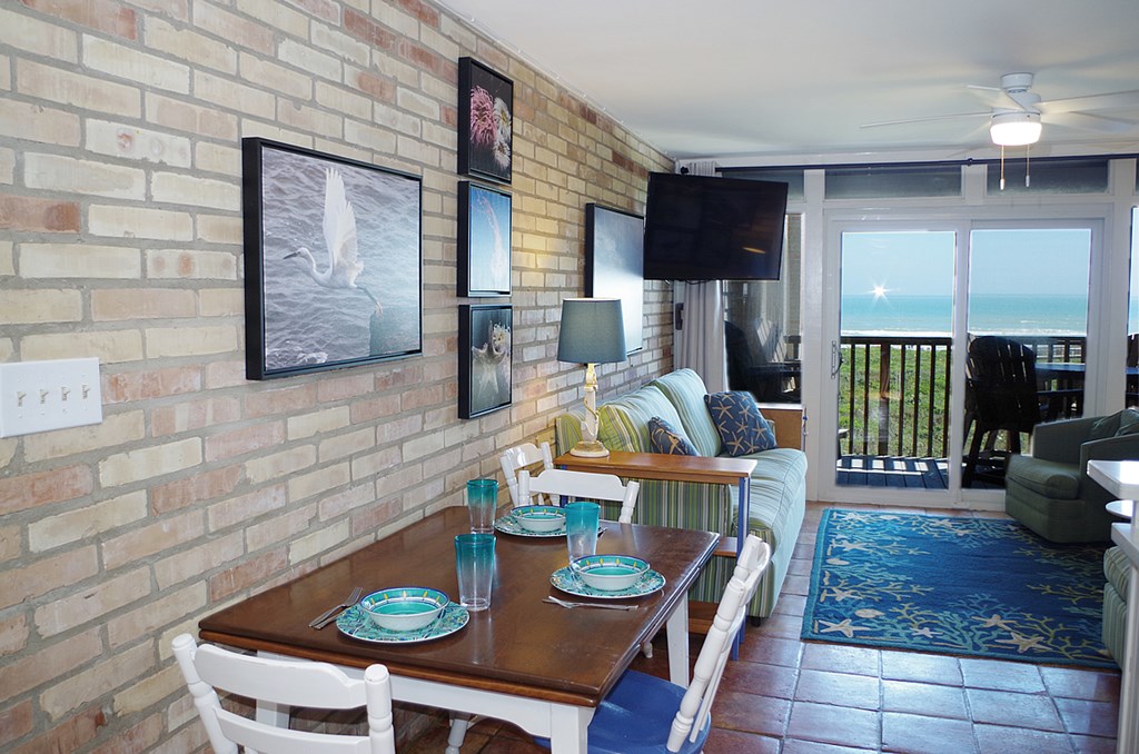 Dining Area - Ocean View