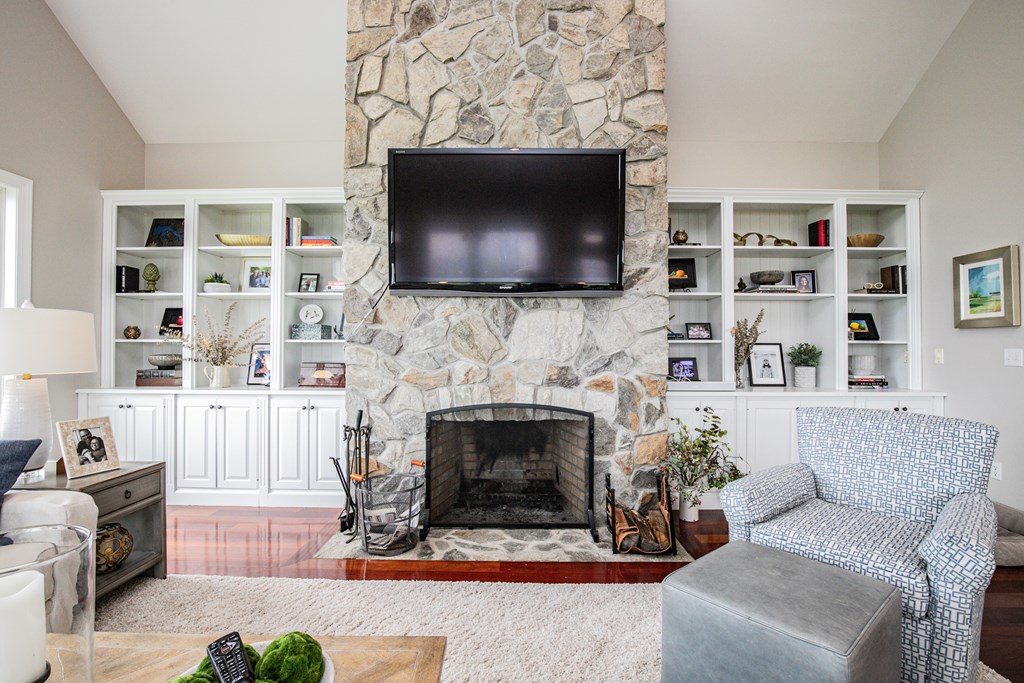 Fireplace, Built-in shelving
