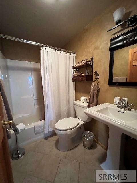 Guest Room Bath - Indian Paintbrush 