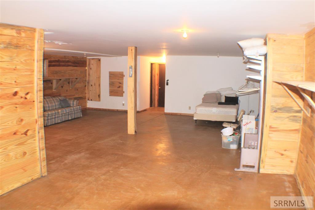 Family room (Basement)