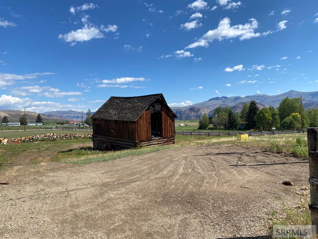 2 story antique barn