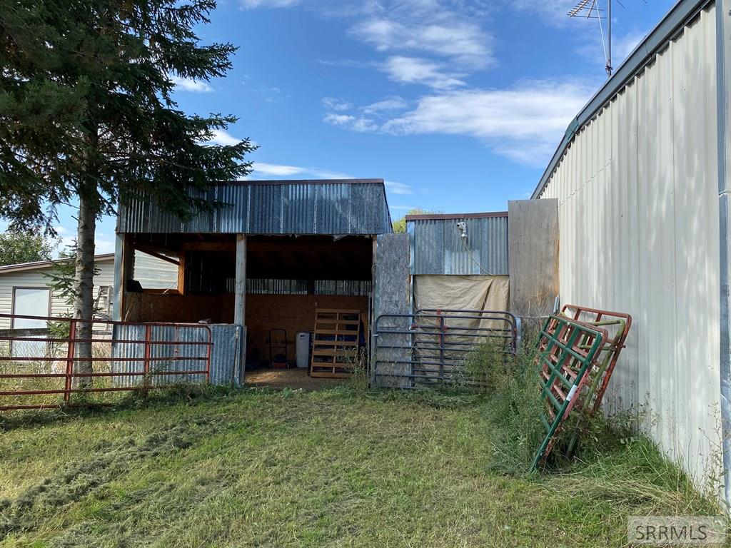 Horse stall